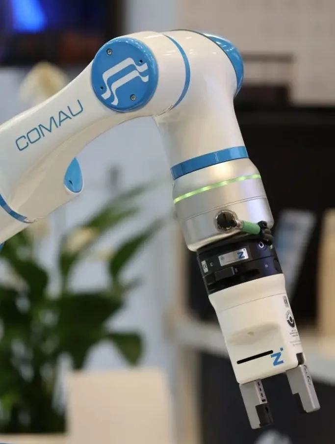 Cobot MyCo Comau